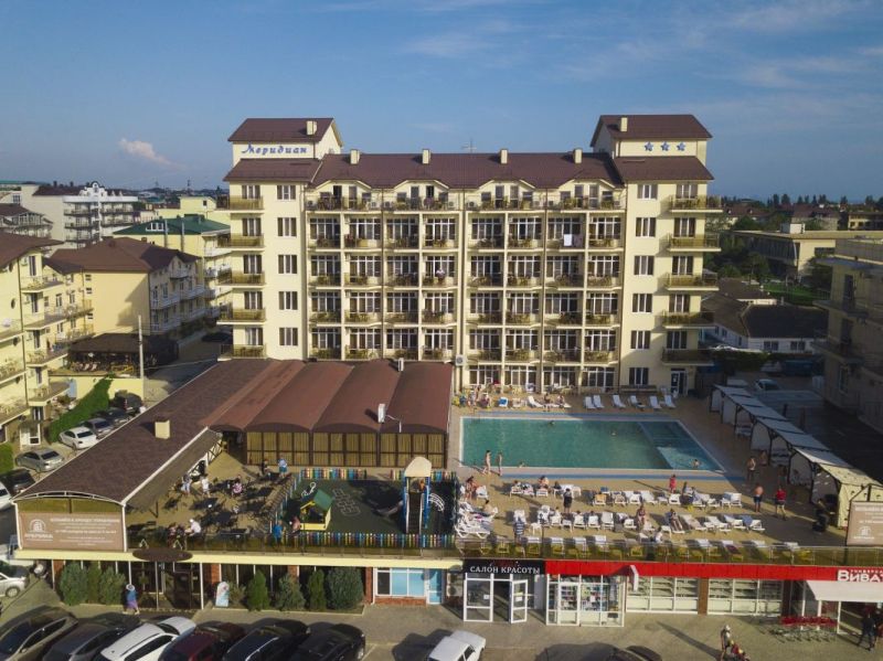 Курортный отель "Ателика Гранд Меридиан"